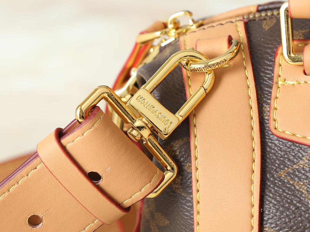 Designer Shoulder Bag for Women 23x10x10cm LEM417