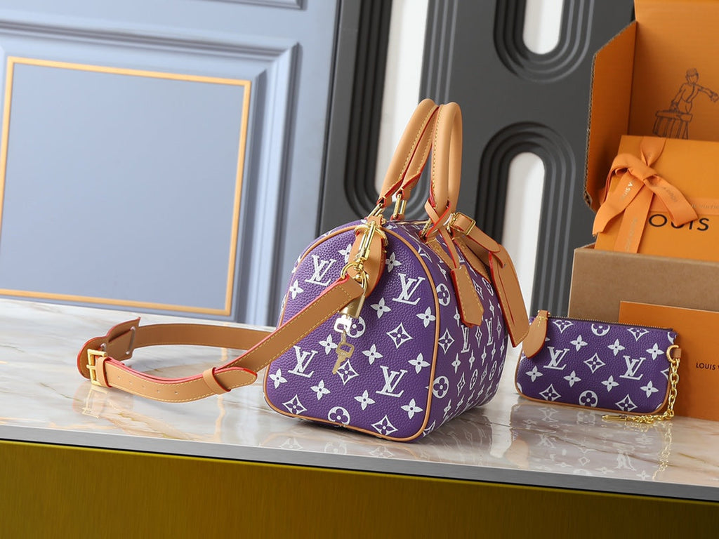Designer Crossbody Bag for Women 25.0x15.0x15.0cm LEM341