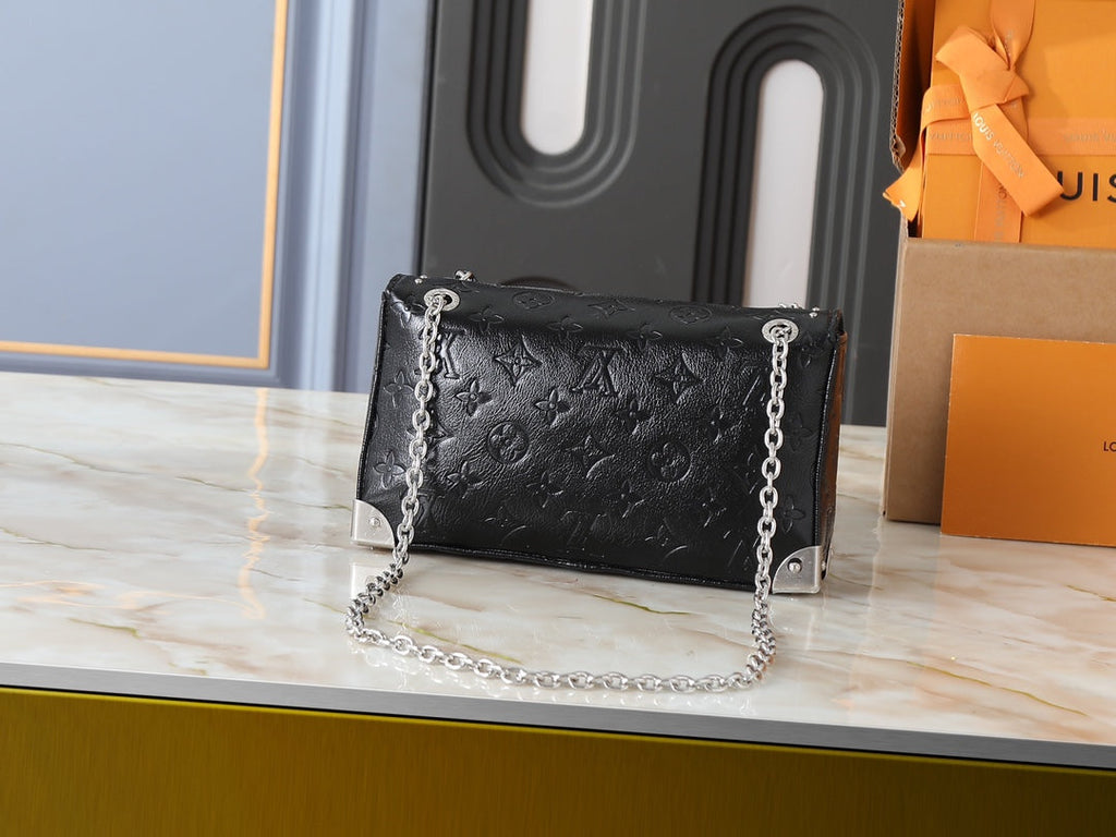 Black Handbag for Women 27x16x8cm LEM337