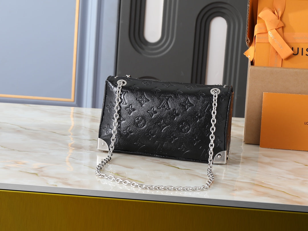 Black Handbag for Women 27x16x8cm LEM337