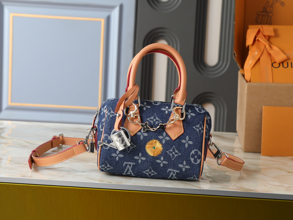 Fashion Handbag for Women 18x12x10cm LEM407