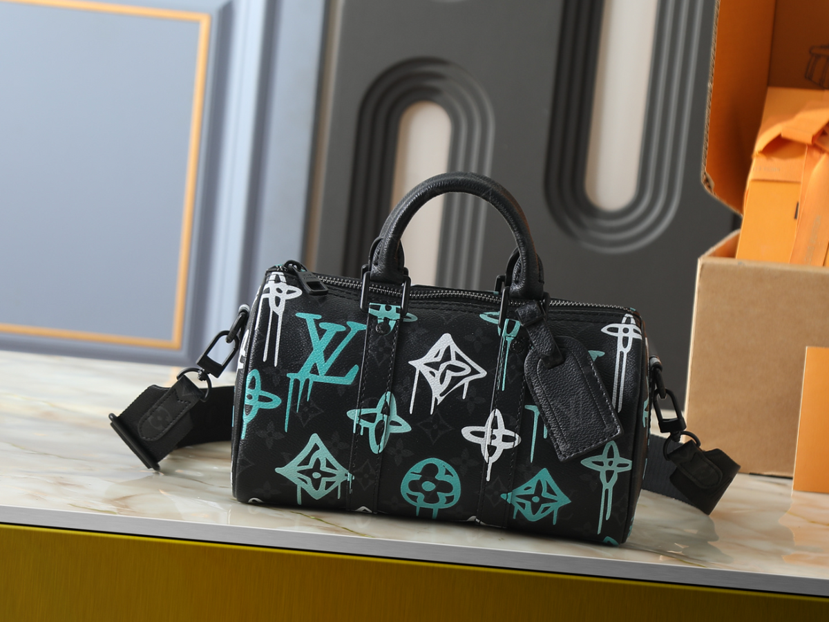 Black Handbag for Women 25x15x11cm LEM494