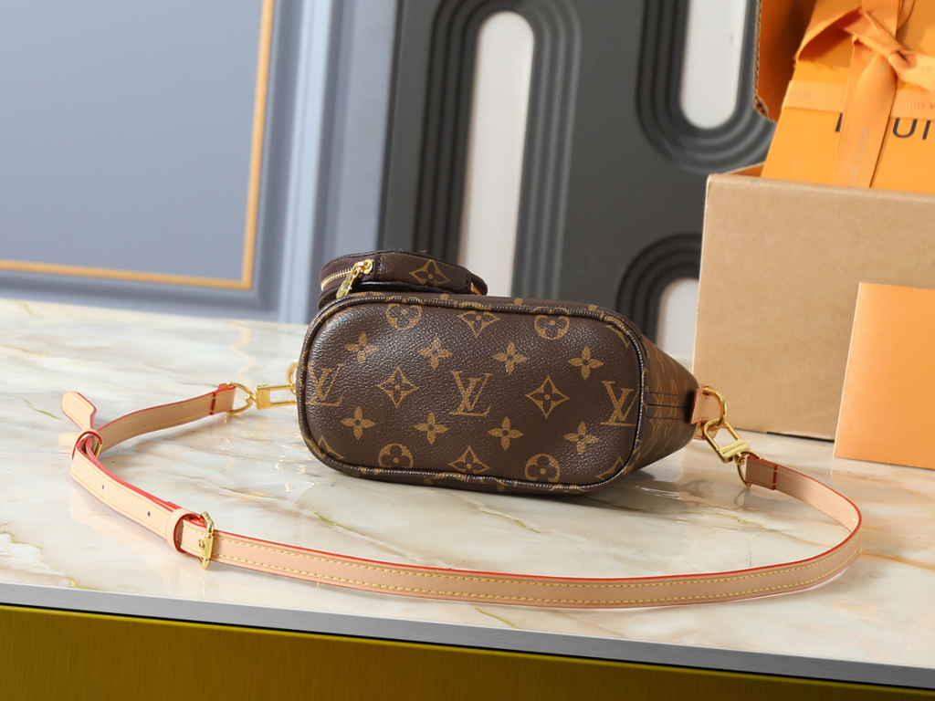 Brown Handbag for Women 24x14x9cm LEM437