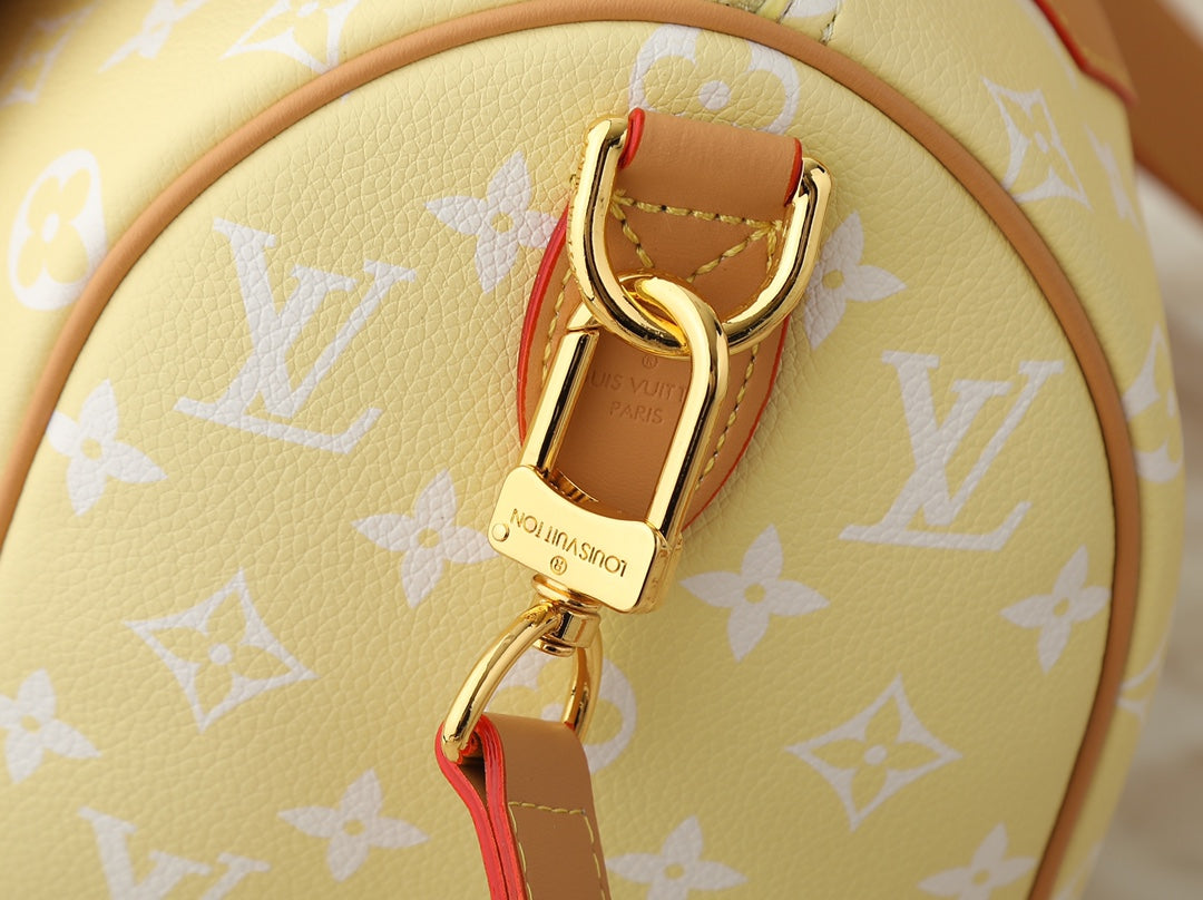 Designer Crossbody Bag for Women 25.0x15.0x15.0cm LEM341