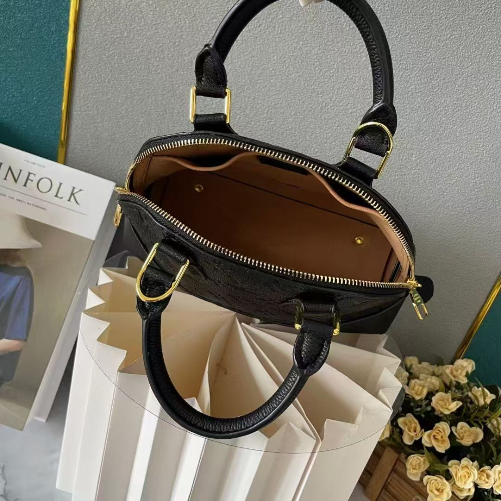 Black Handbag for Women 25.0x18.0x12.0cm LEM457