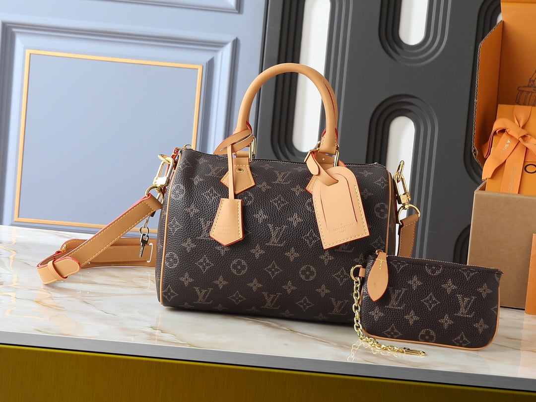 Designer Crossbody Bag for Women 25.0x15.0x15.0cm LEM341