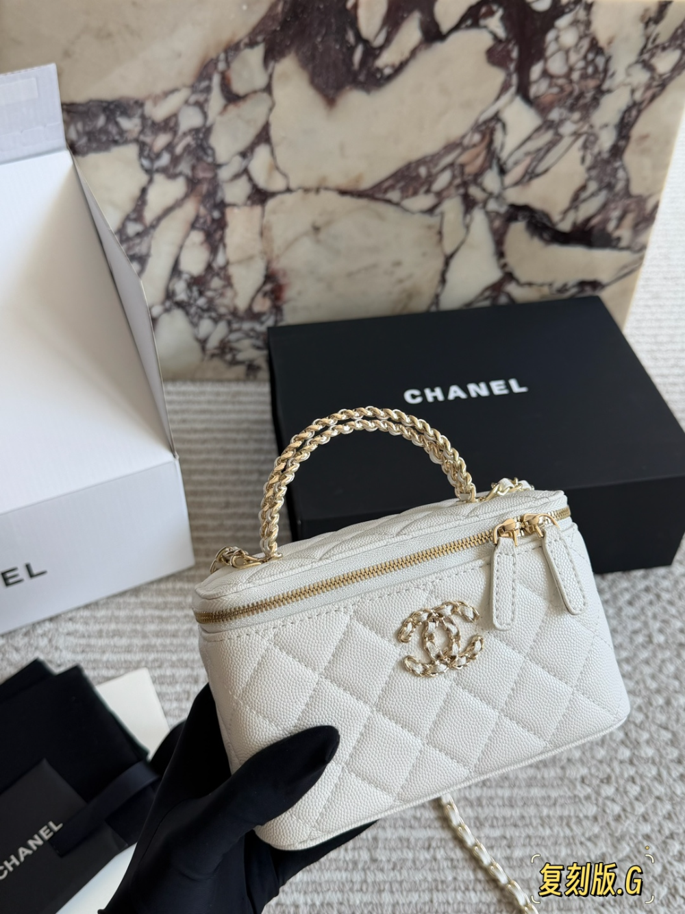 Black/White Handbag for Women 19cm CEM308