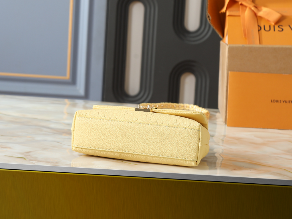 Yellow Bag for Women 21.0x12.5x6.0cm LEM509
