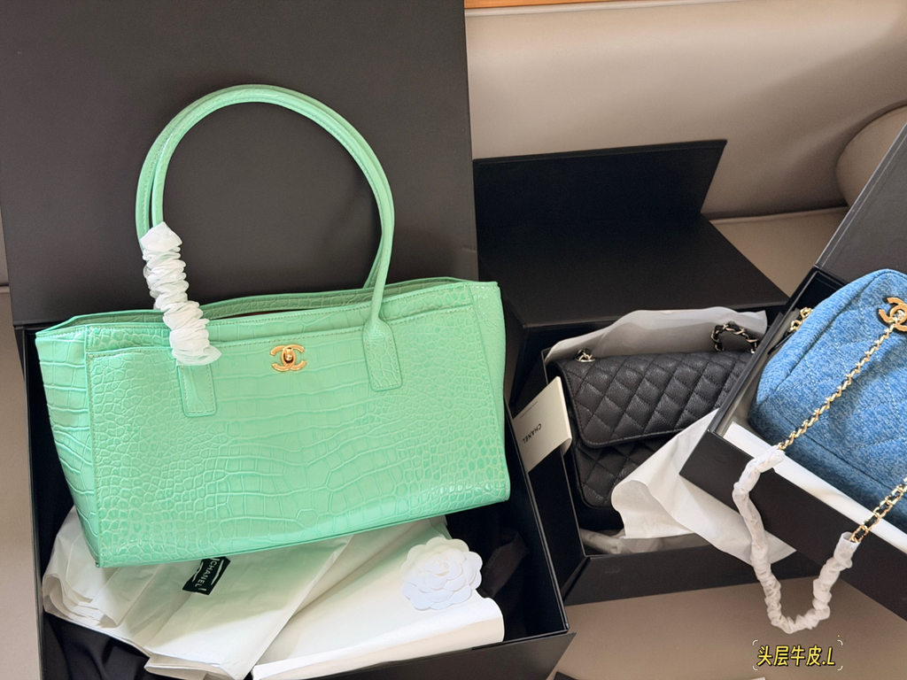 Green Handbag for Women 35*22cm CEM290