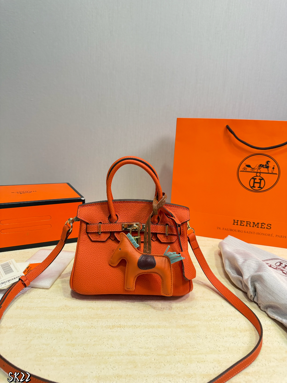 Fashion Handbag for Women 21*14cm HEM121