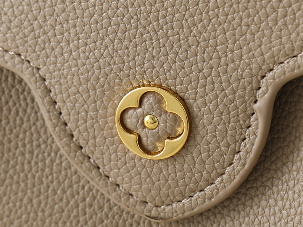 Fashion Shoulder Bag for Women 21x13.6x8cm LEM460