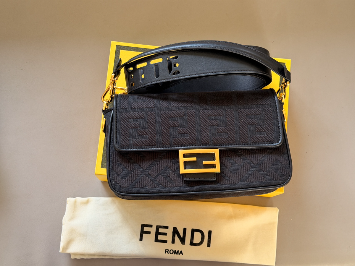 Black/White Handbag for Women 26*16cm FEM23