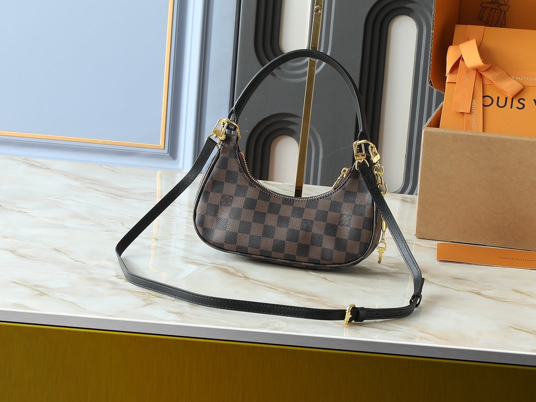 Designer Leather Crossbody Bag for Women 24.0x10.0x6.0cm LEM296