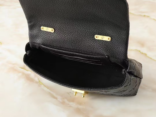 Black Handbag for Women 12.5x6x21cm LEM456