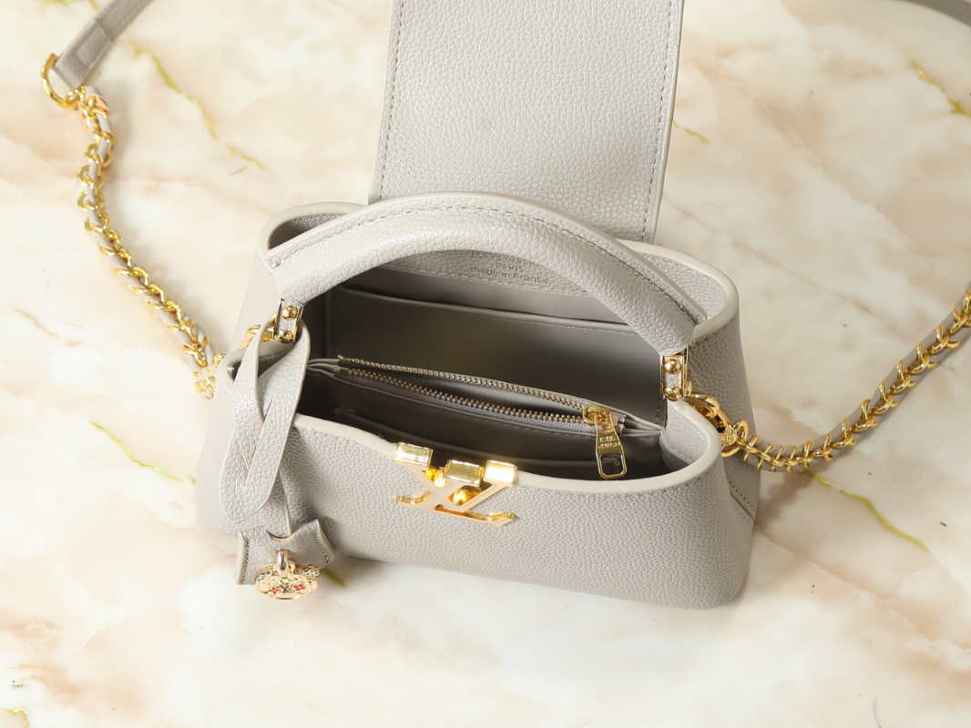 Designer Shoulder Bag for Women 22cm LEM410