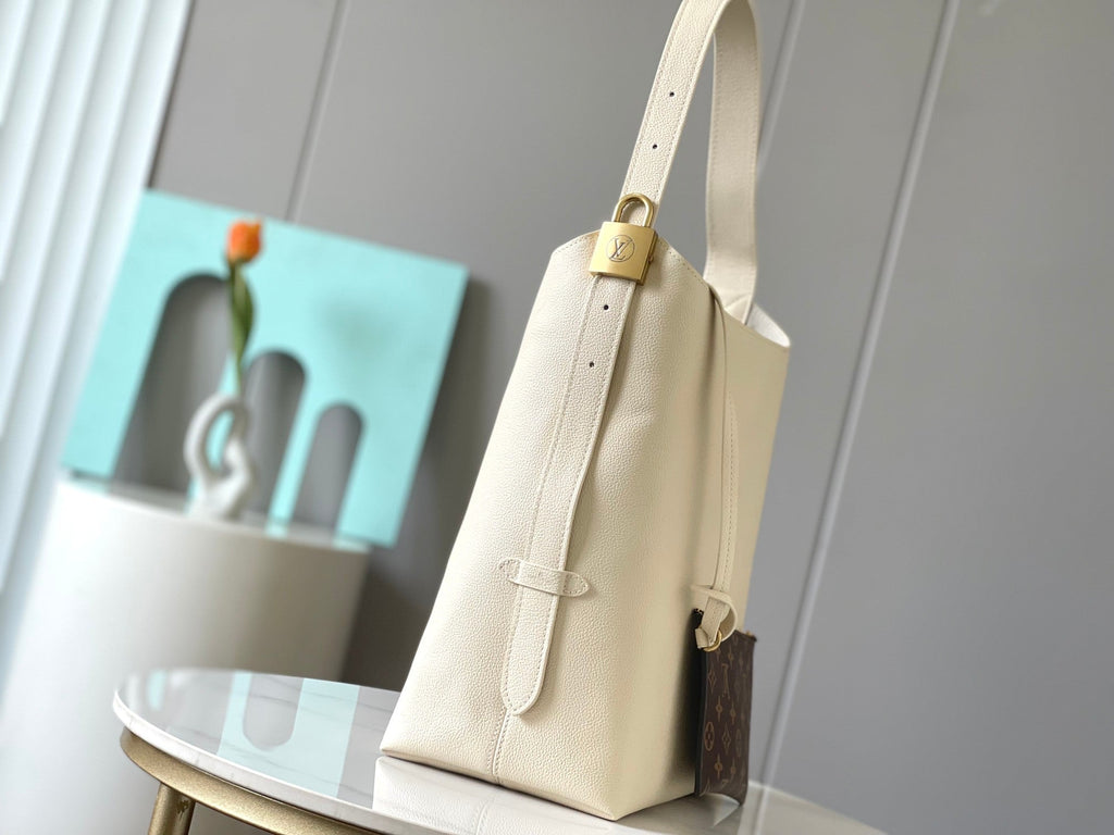 Genuine Leather Crossbody Bag for Women 28x16x24cm LEM346