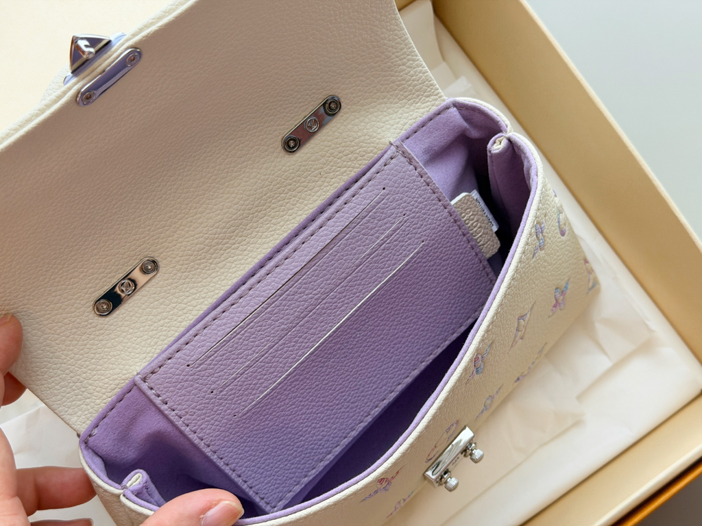 White Handbag for Women 21*11cm LEM515