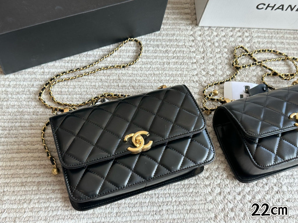 Designer Leather Crossbody Bag for Women CEM181