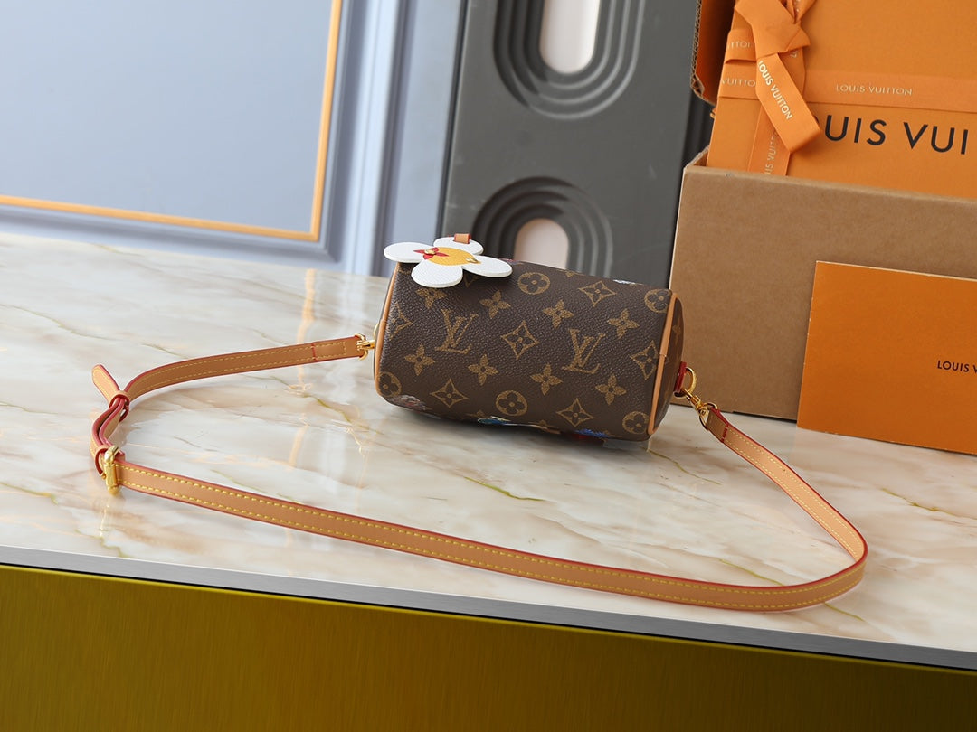 Designer Crossbody Bag for Women 16x10x7.5cm LEM338