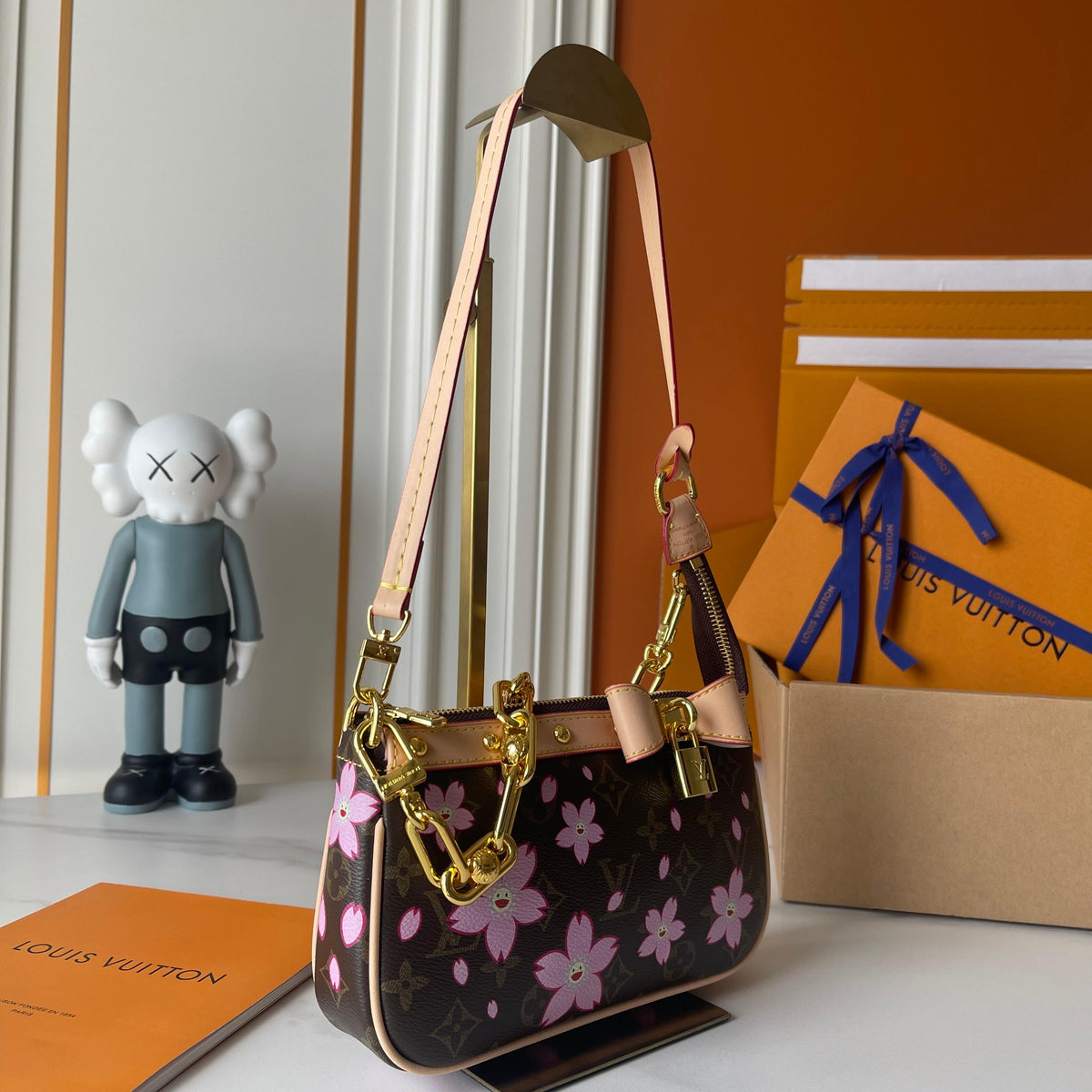 Fashion Handbag for Women 22*13*4cm LEM344