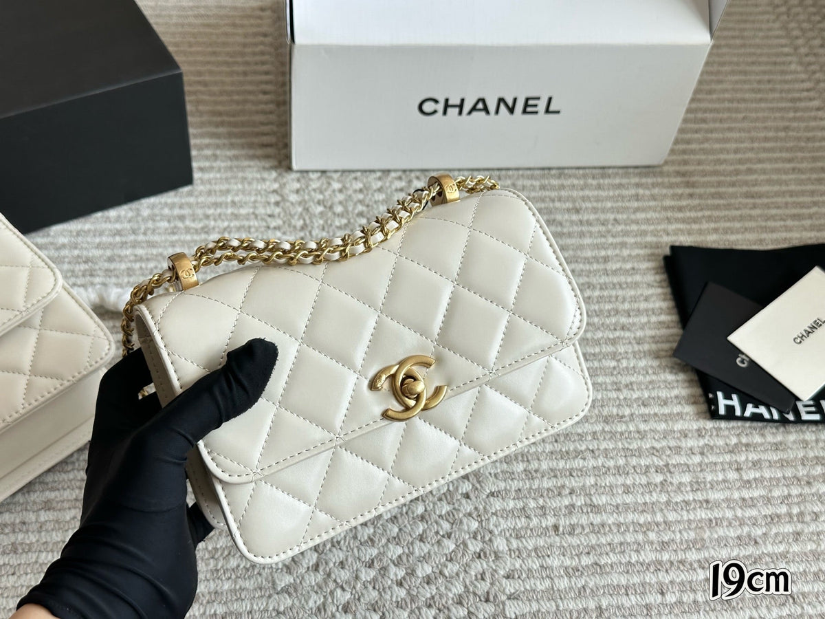 Designer Leather Crossbody Bag for Women CEM181