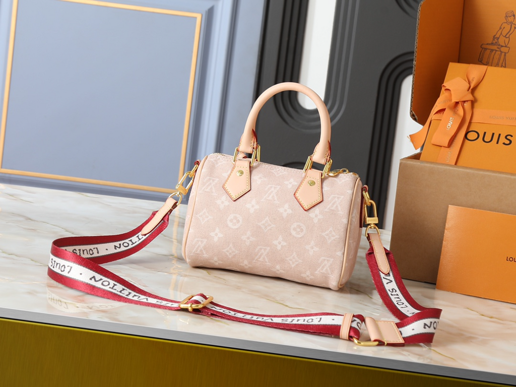 Pink Bag for Women 20.5x13.5x12cm LEM510