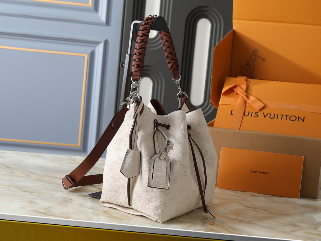 Black/White Handbag for Women 25x25x20cm LEM486