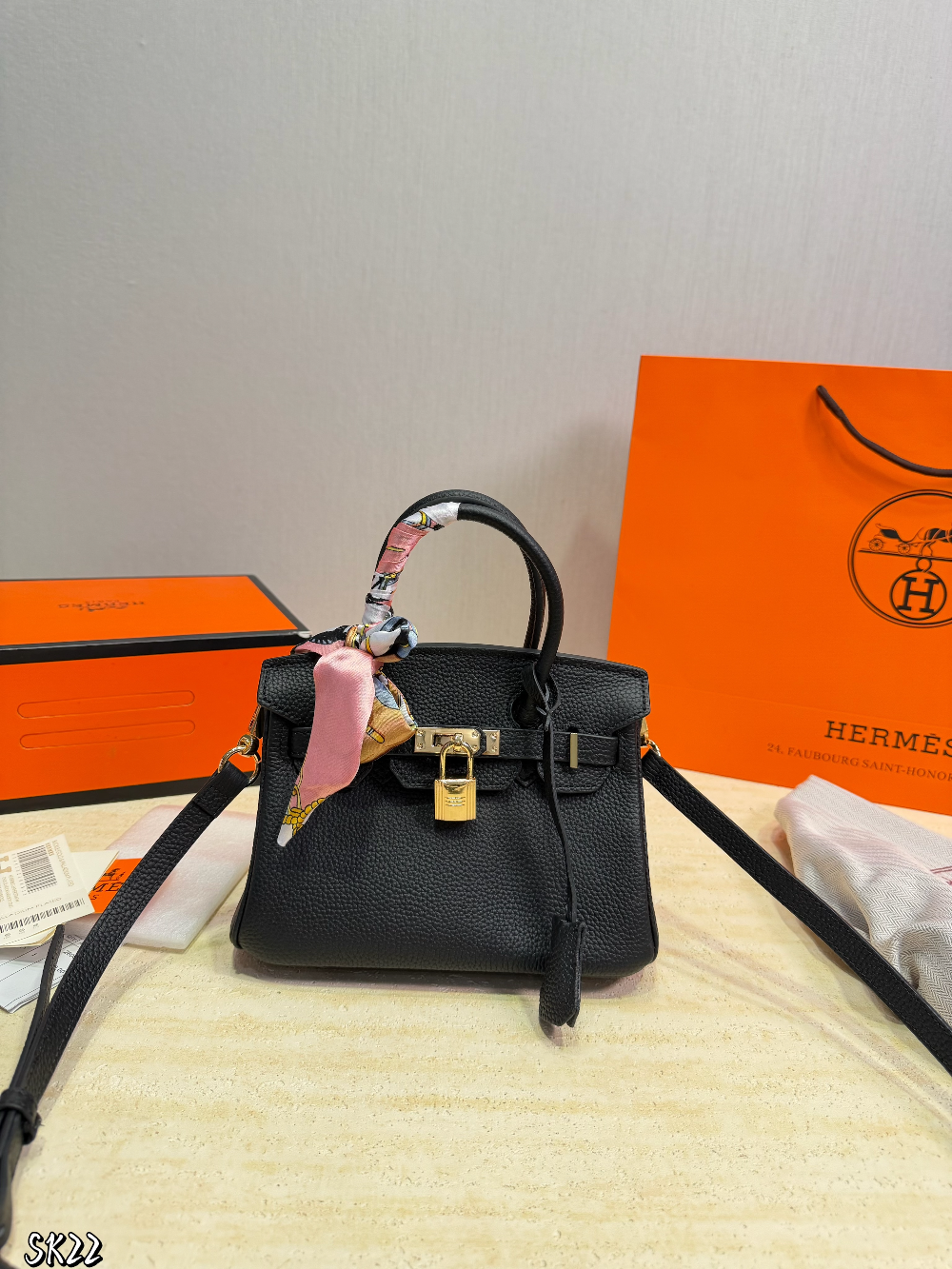 Fashion Handbag for Women 21*14cm HEM121