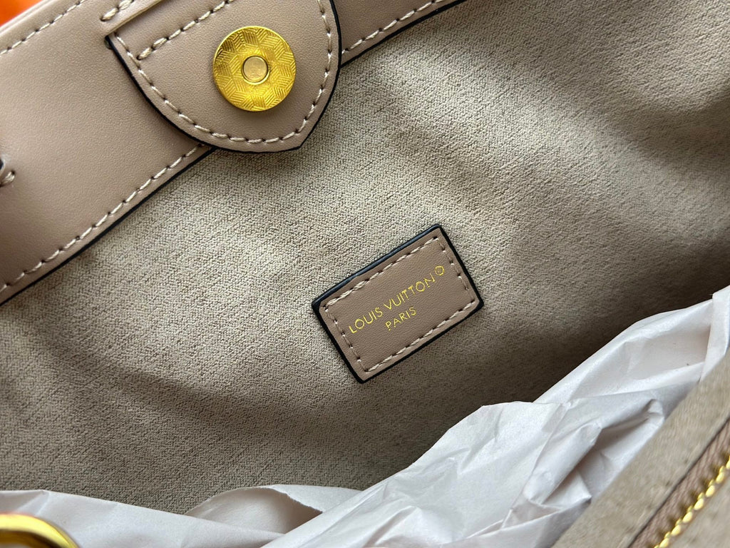 Designer Crossbody Bag for Women 30x19.5x12cm LEM286