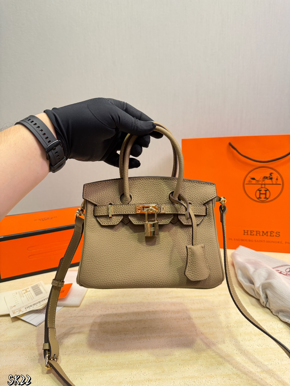 Fashion Handbag for Women 21*14cm HEM121