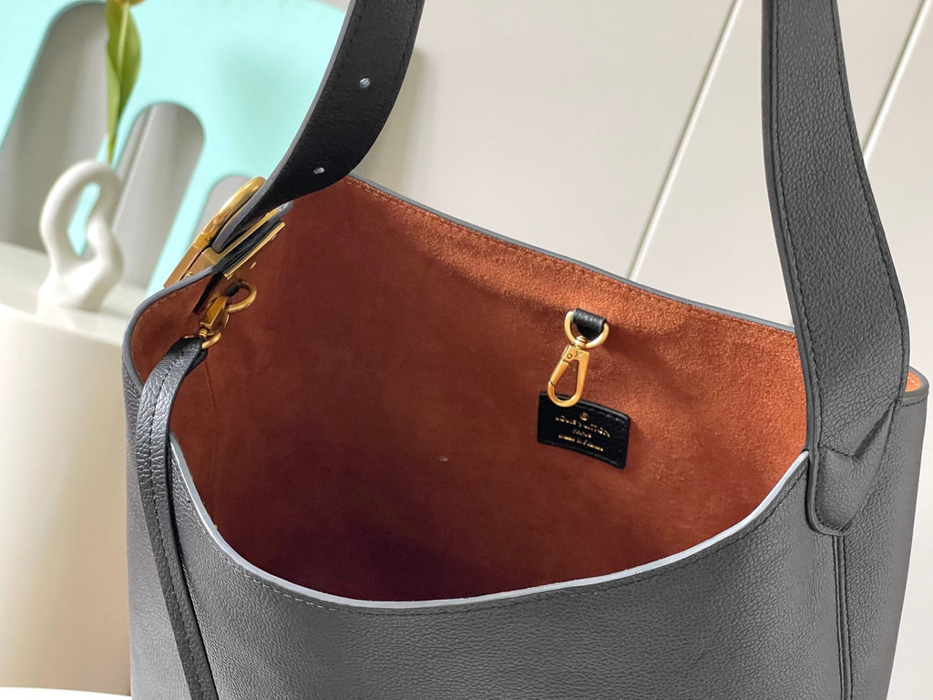 Genuine Leather Crossbody Bag for Women 28x16x24cm LEM346