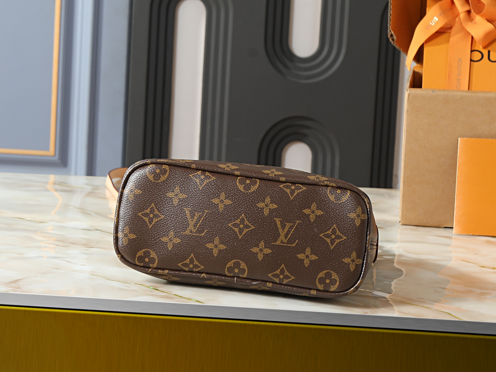 Fashion Handbag for Women 25*22*10cm LEM412