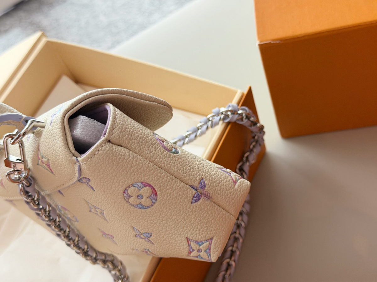White Handbag for Women 21*11cm LEM515