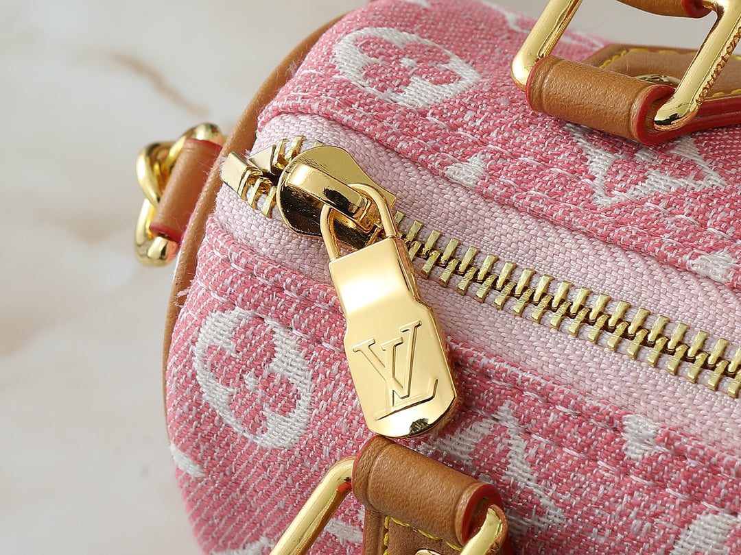 Designer Crossbody Bag for Women 16x10x7.5cm LEM251