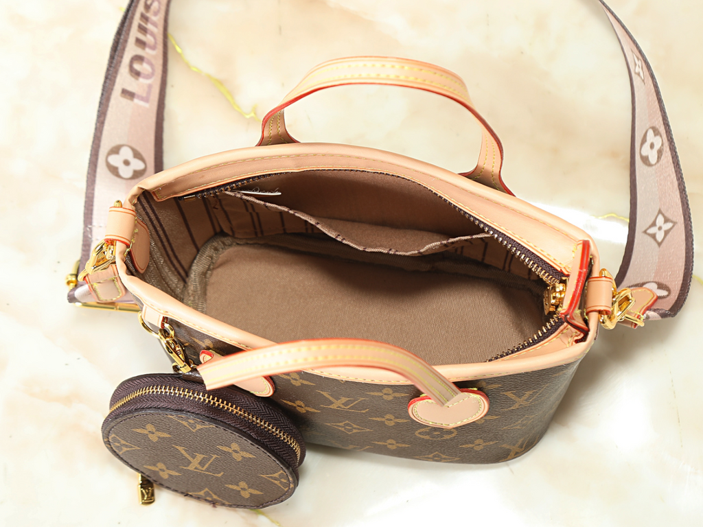 Brown Handbag for Women 24x14x9cm LEM437