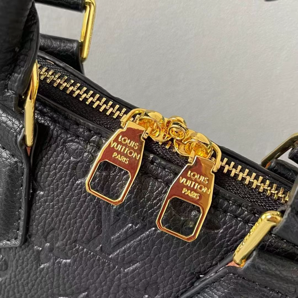 Black Handbag for Women 25.0x18.0x12.0cm LEM457