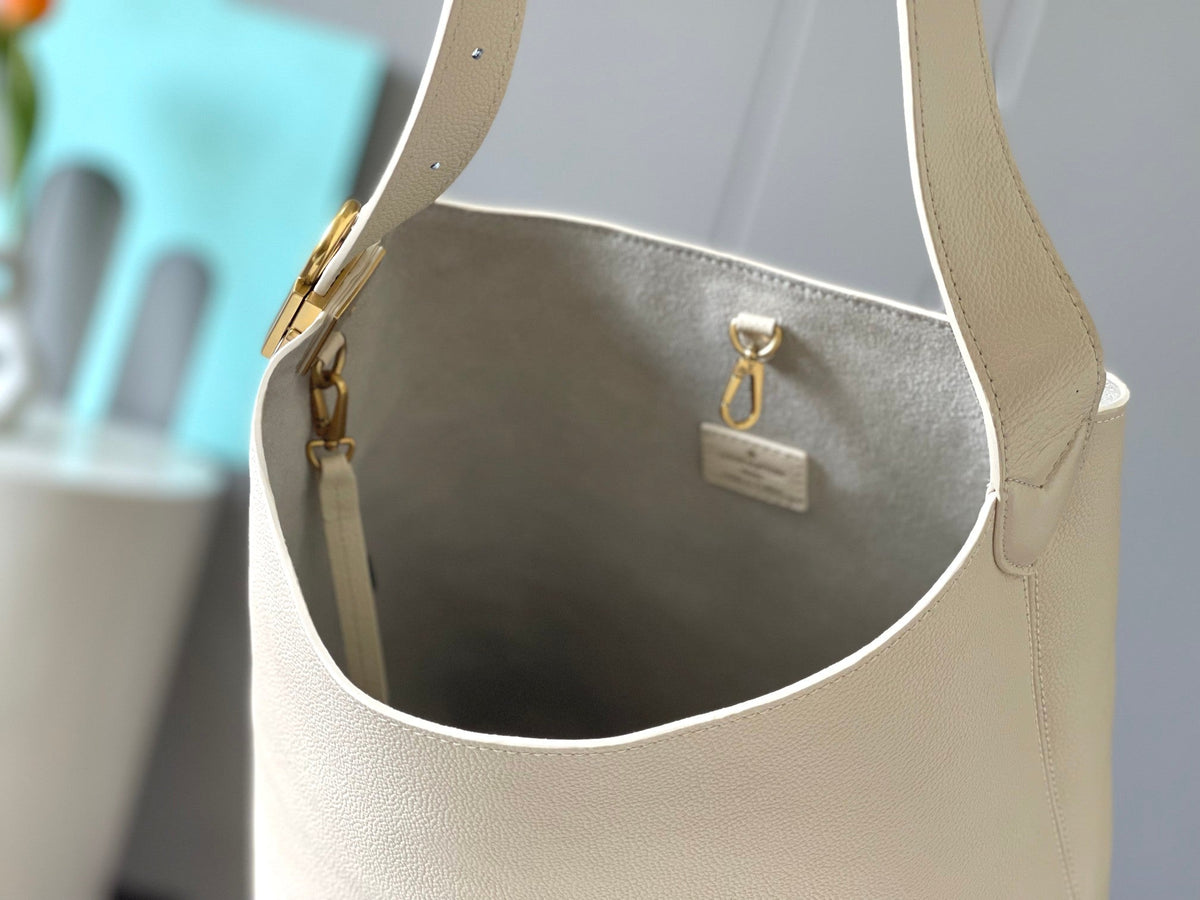 Genuine Leather Crossbody Bag for Women 28x16x24cm LEM346