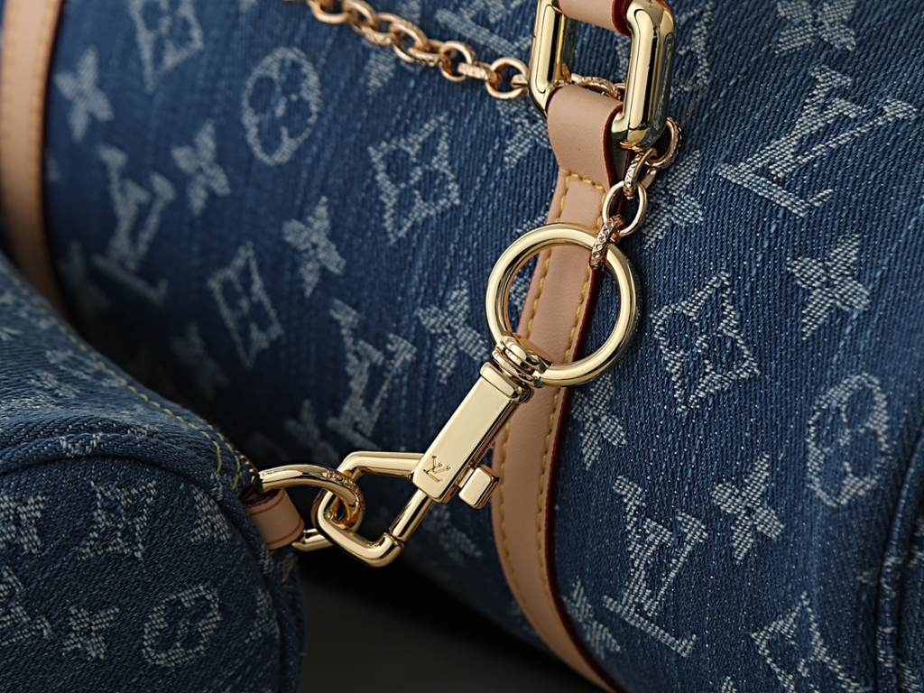 Fashion Handbag for Women 27.0x11.0x13.0cm LEM408