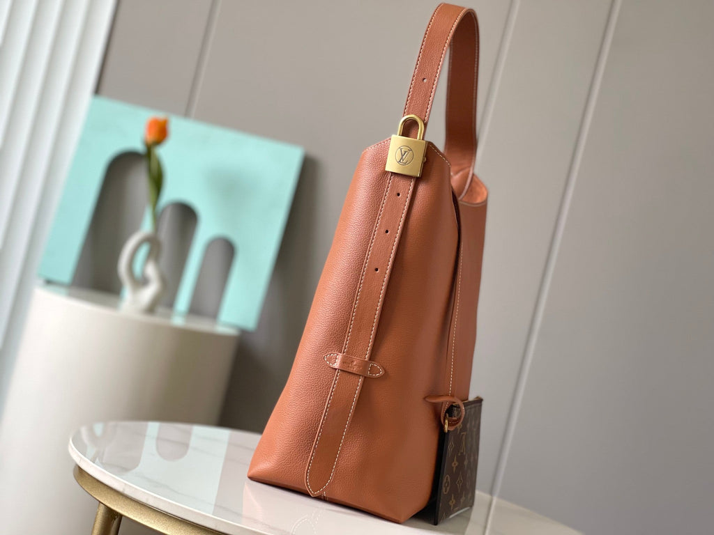 Genuine Leather Crossbody Bag for Women 28x16x24cm LEM346