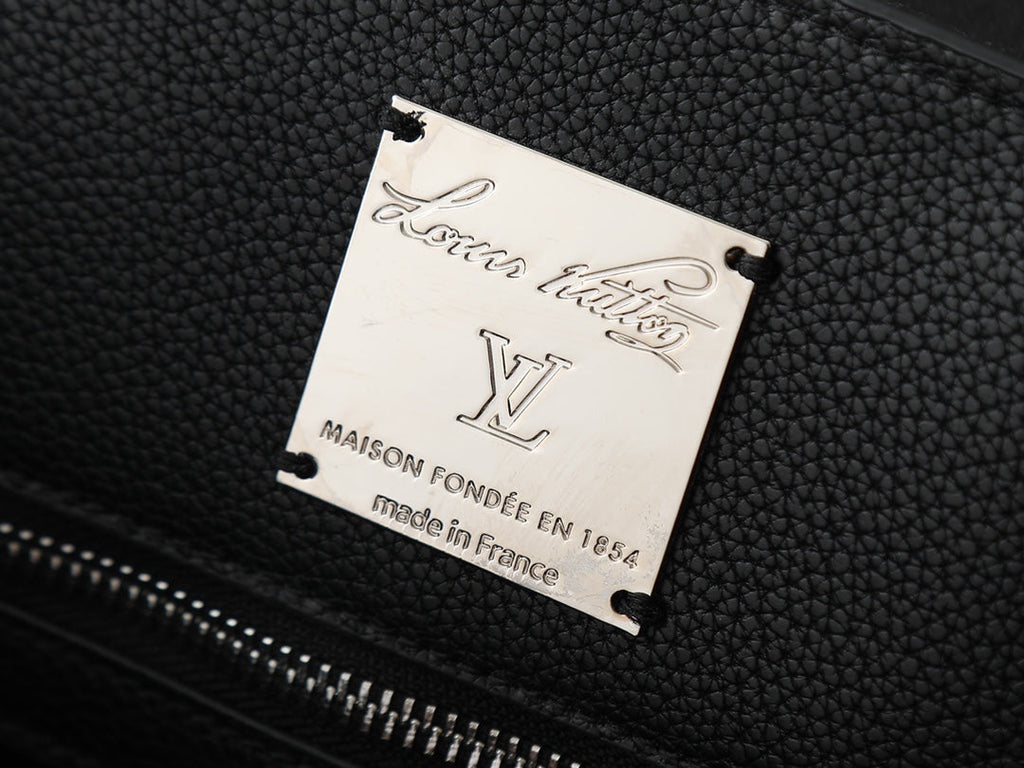 Designer Shoulder Bag for Women LEM298