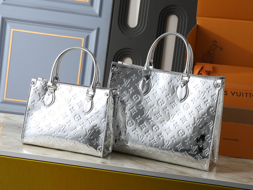 Designer Silver Shoulder Bag for Women 25x19x11.5cm LEM418
