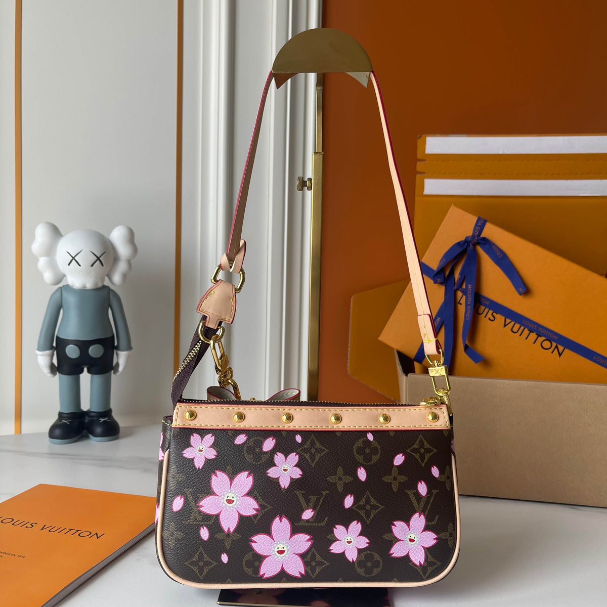 Fashion Handbag for Women 22*13*4cm LEM344
