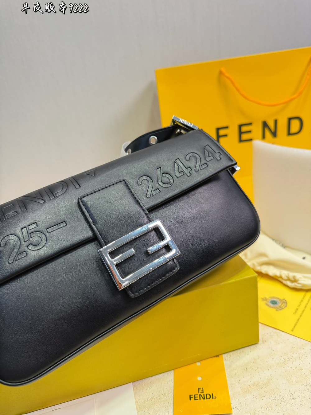 Black/White Handbag for Women 13cm FEM25