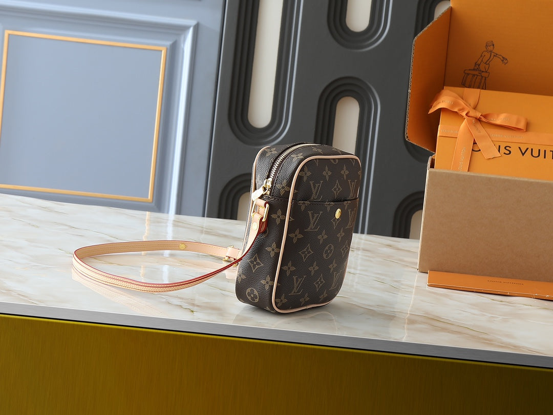 Designer Crossbody Bag for Women LEM252
