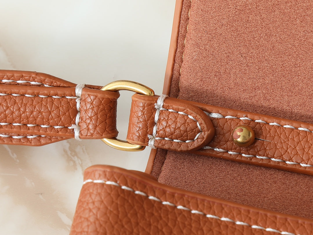 Designer Crossbody Bag for Women 22.0x13.0x3.5cm LEM302