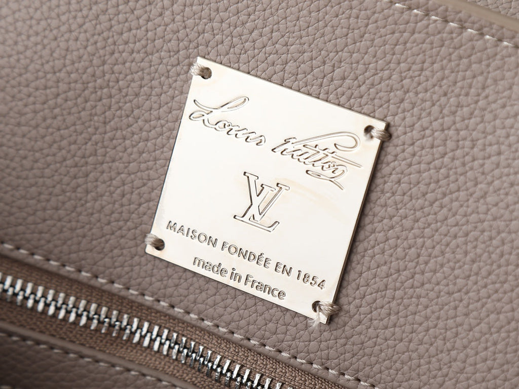 Designer Shoulder Bag for Women LEM298
