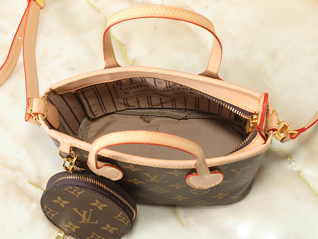 Brown Handbag for Women 24x14x9cm LEM437