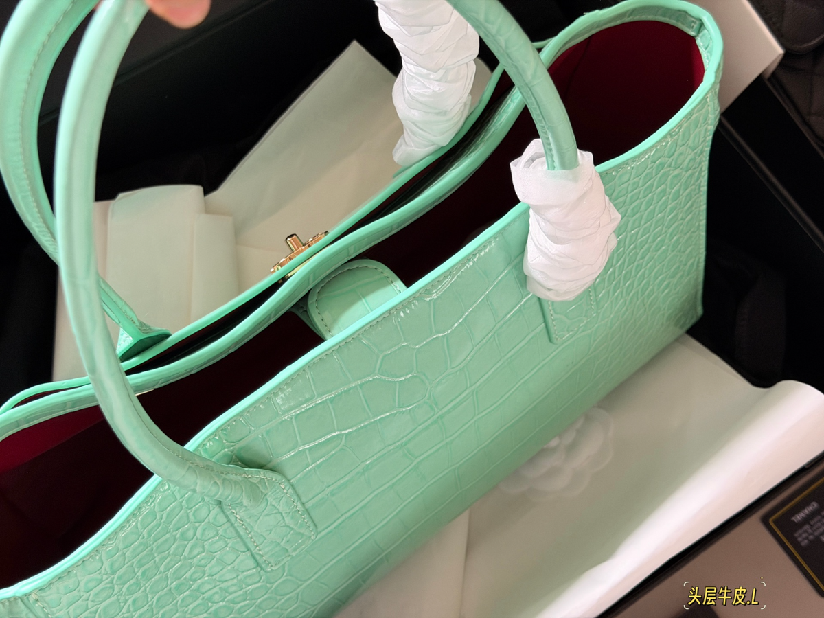 Green Handbag for Women 35*22cm CEM290