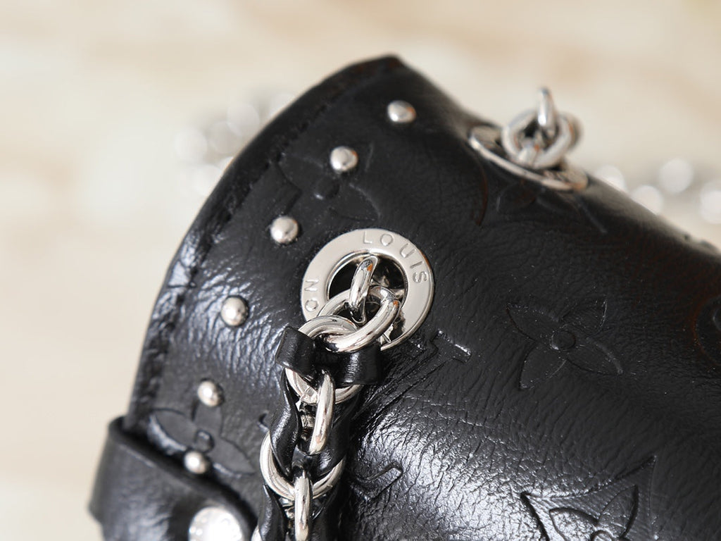 Black Handbag for Women 27x16x8cm LEM337