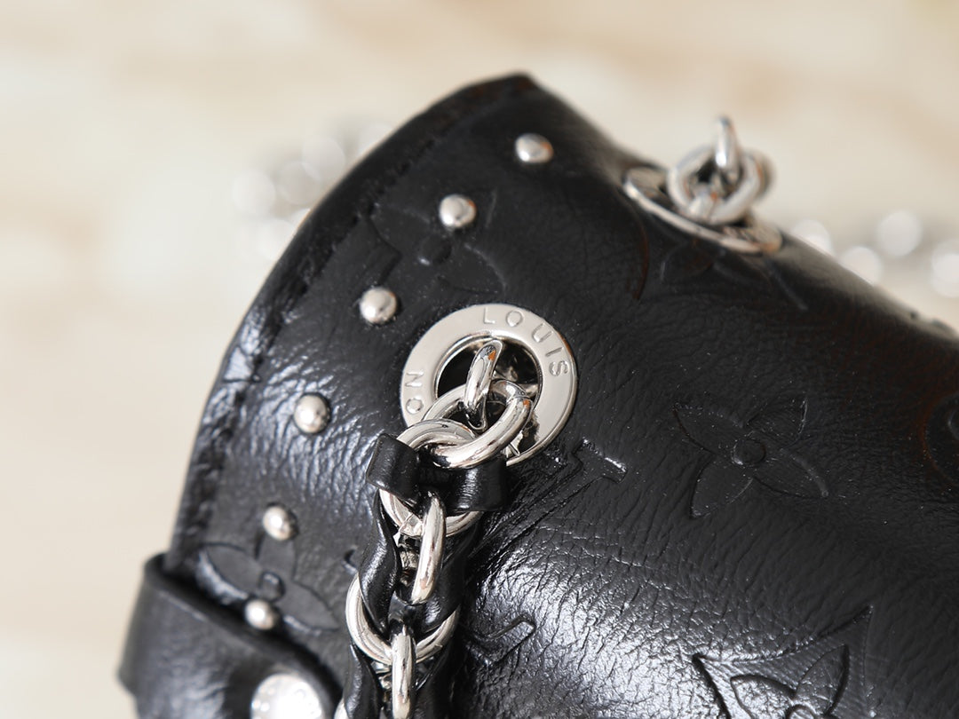 Black Handbag for Women 27x16x8cm LEM337